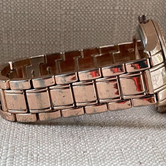 Ellen Tracy Women Wristwatch Rose Gold Tone Analog Quartz Watch - Picture 5 of 12